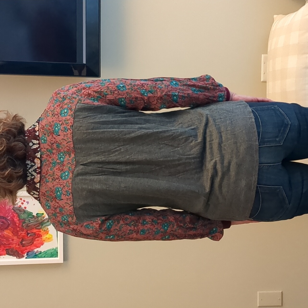 Floral pattern blouse - Picture 2 of 2